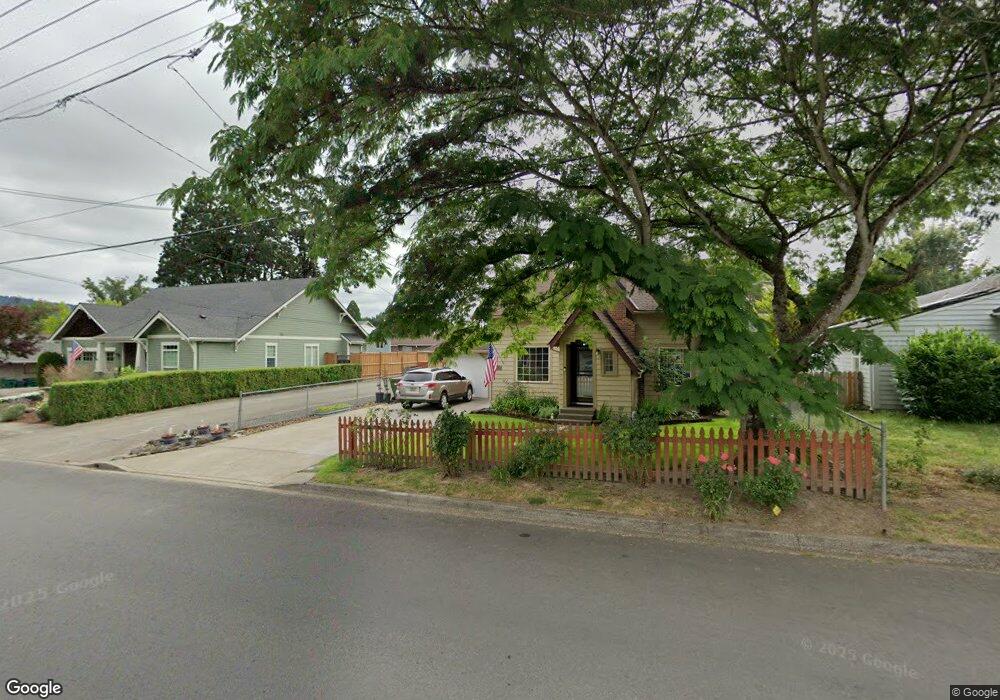 724 N Main St, Newberg, OR 97132 - photo 1