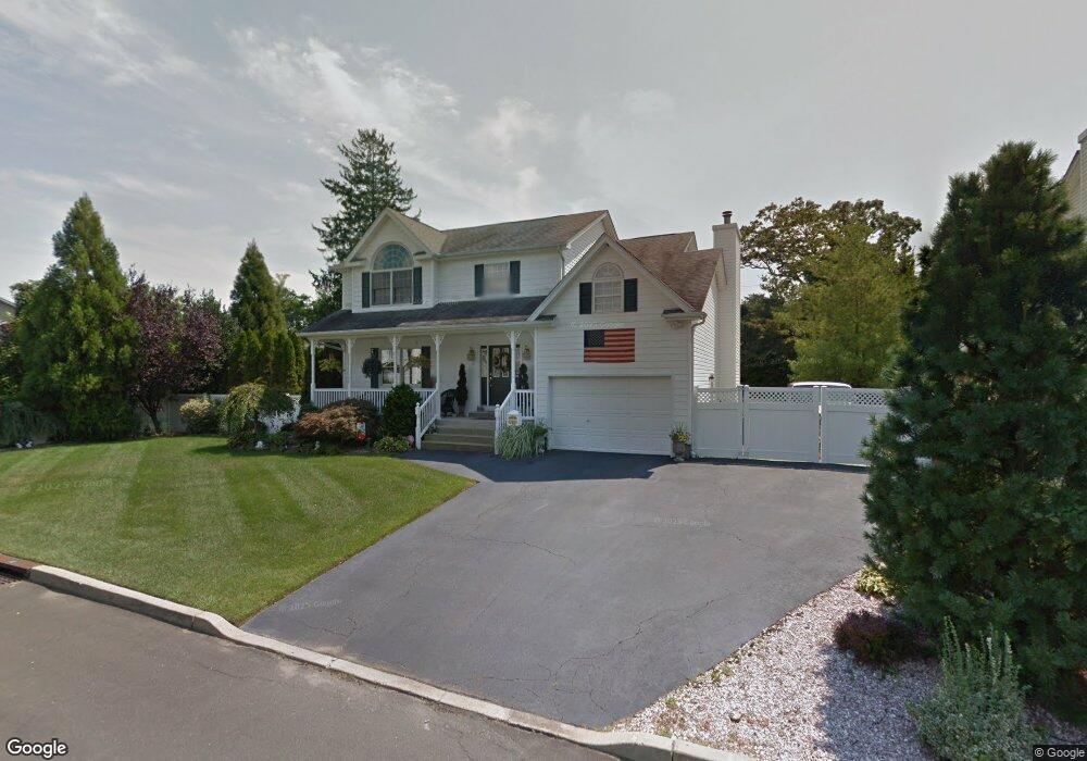 38 Maddox Ave, Islip, NY 11751 - photo 1