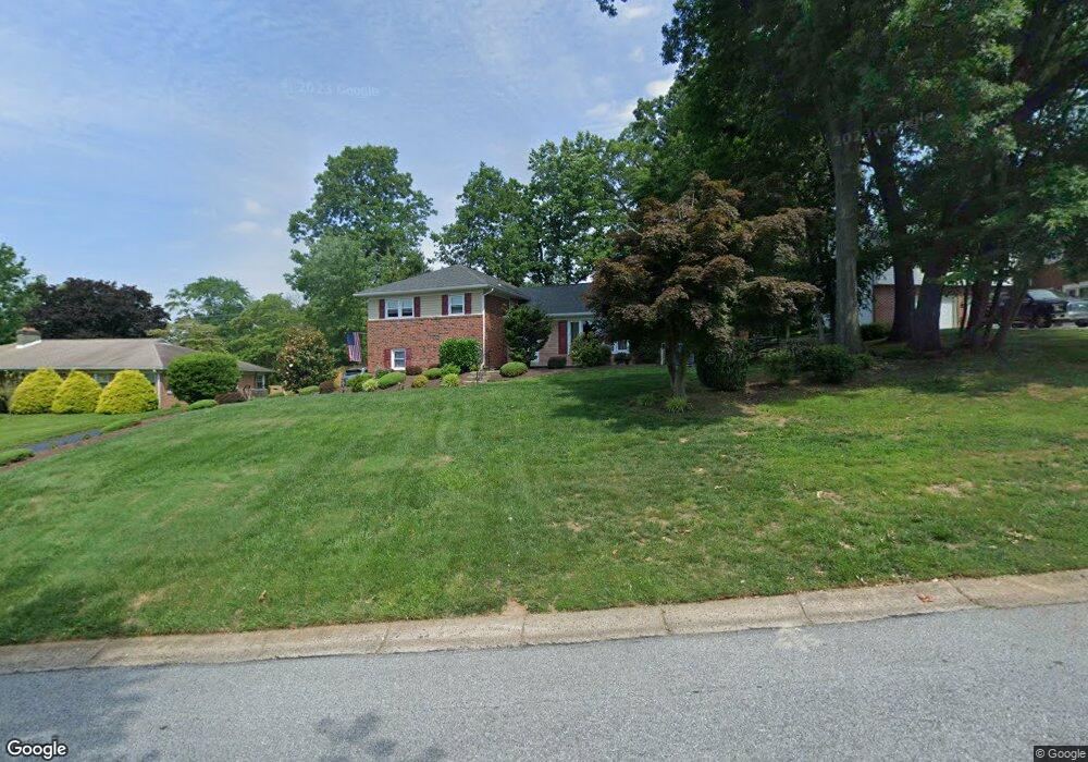 708 Barclay Ln, Broomall, PA 19008 - photo 1