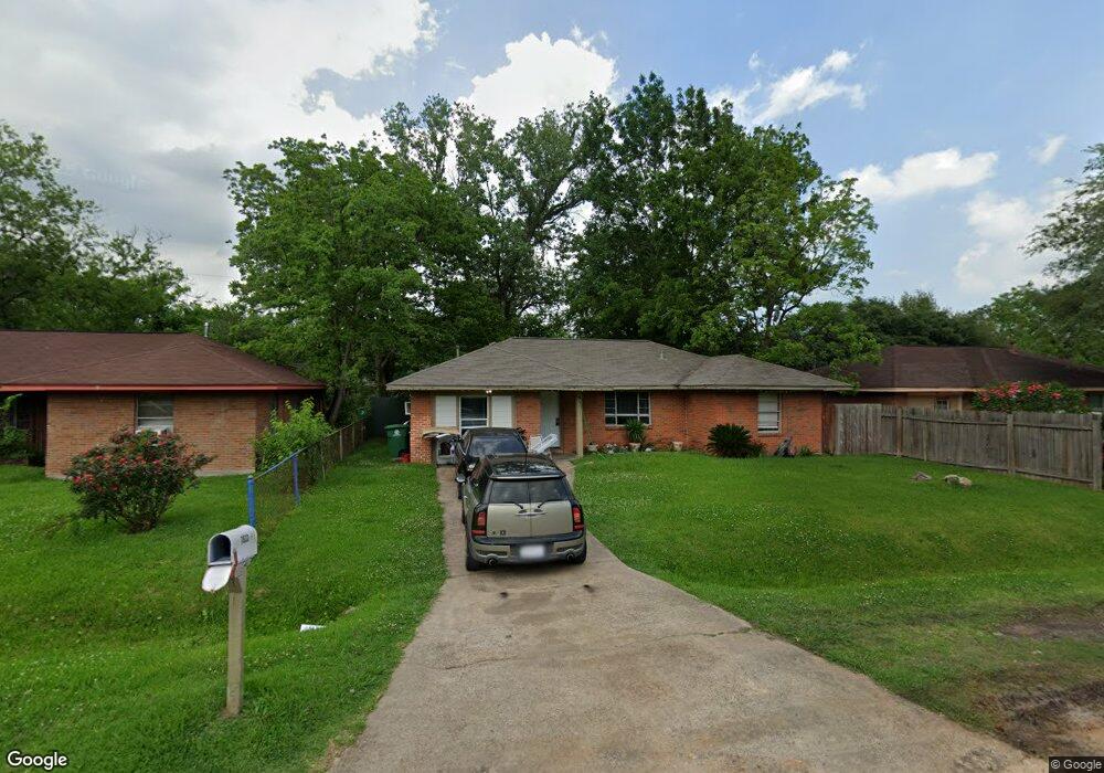 7633 Weyburn St, Houston, TX 77028 - photo 1