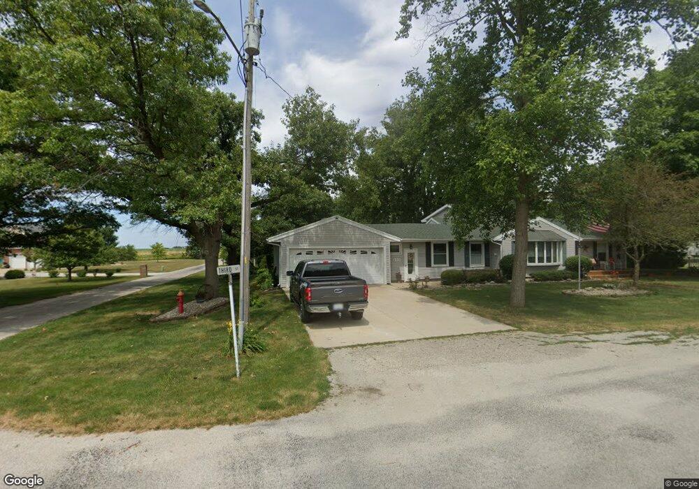 203 S 3rd St, Danforth, IL 60930 - photo 1