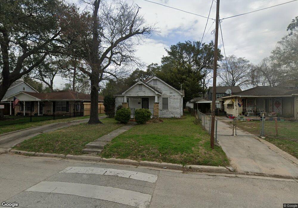 905 Avenue of Oaks St, Houston, TX 77009 - photo 1