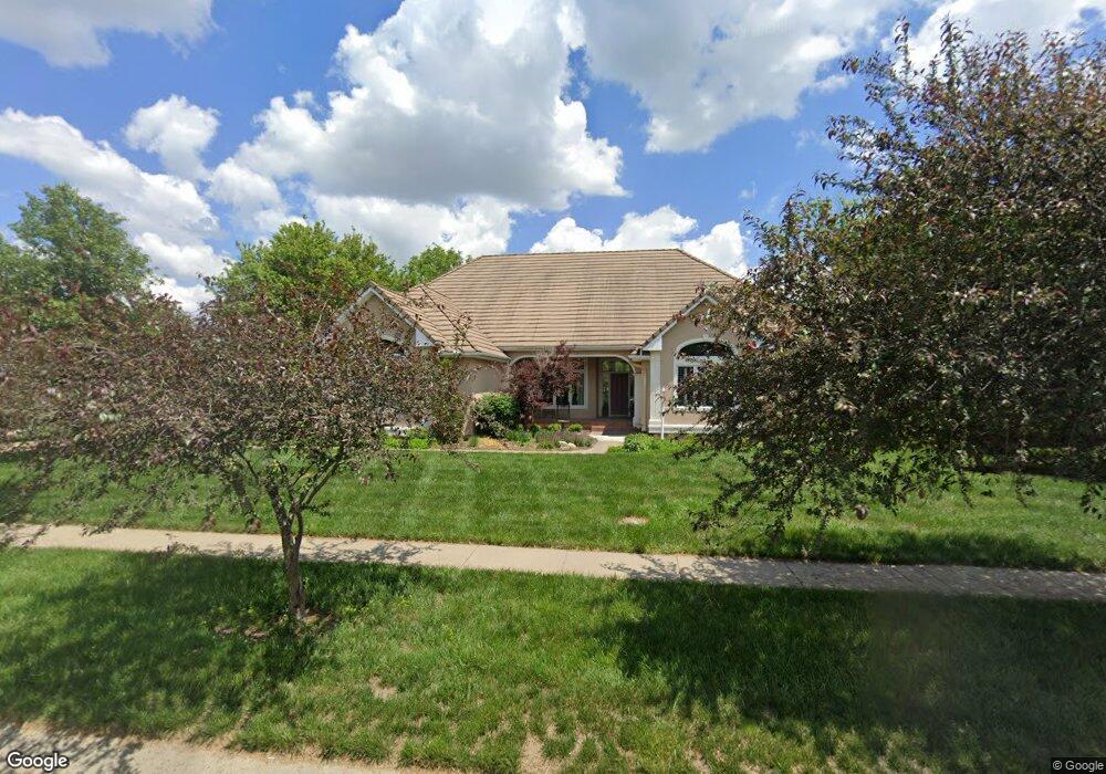 4530 SW Moundview Dr, Topeka, KS 66610 - photo 1