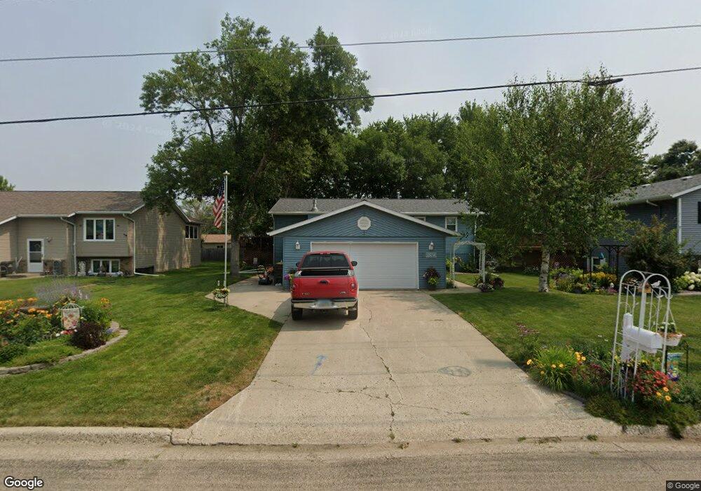 1514 7th Ave NE, Jamestown, ND 58401 - photo 1