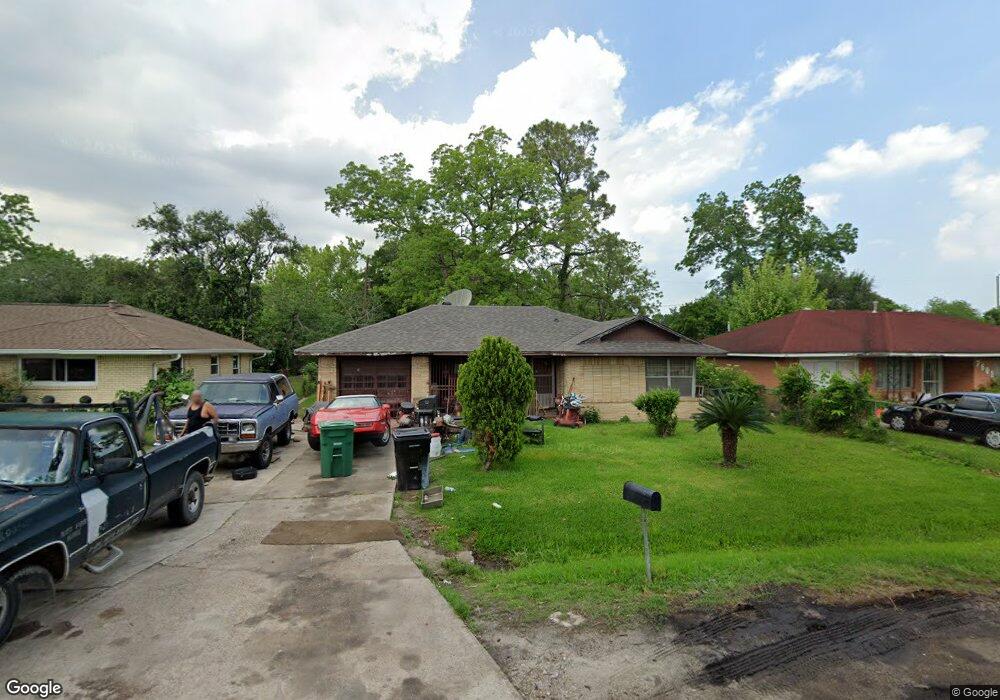7551 Weyburn St, Houston, TX 77028 - photo 1