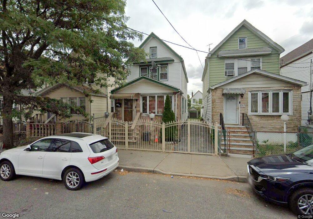 14726 110th Rd, Jamaica, NY 11435 - photo 1