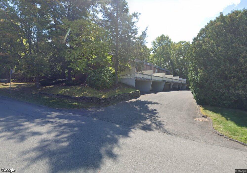 5 Chadwick Ct, Amherst, MA 01002 - photo 1