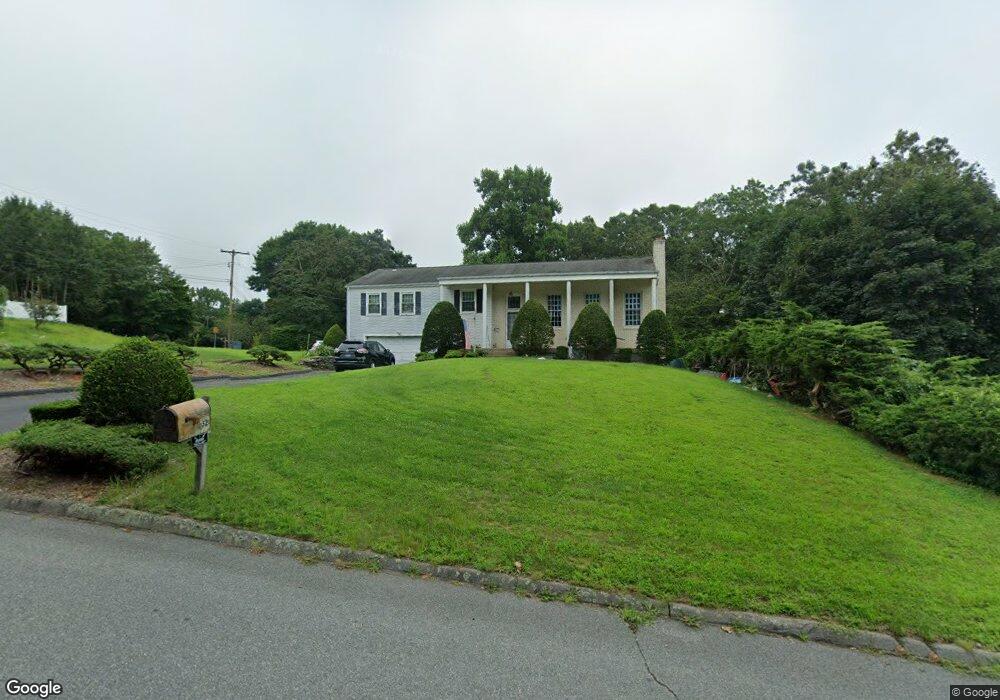 32 Tanglewood Dr, Norwich, CT 06360 - photo 1