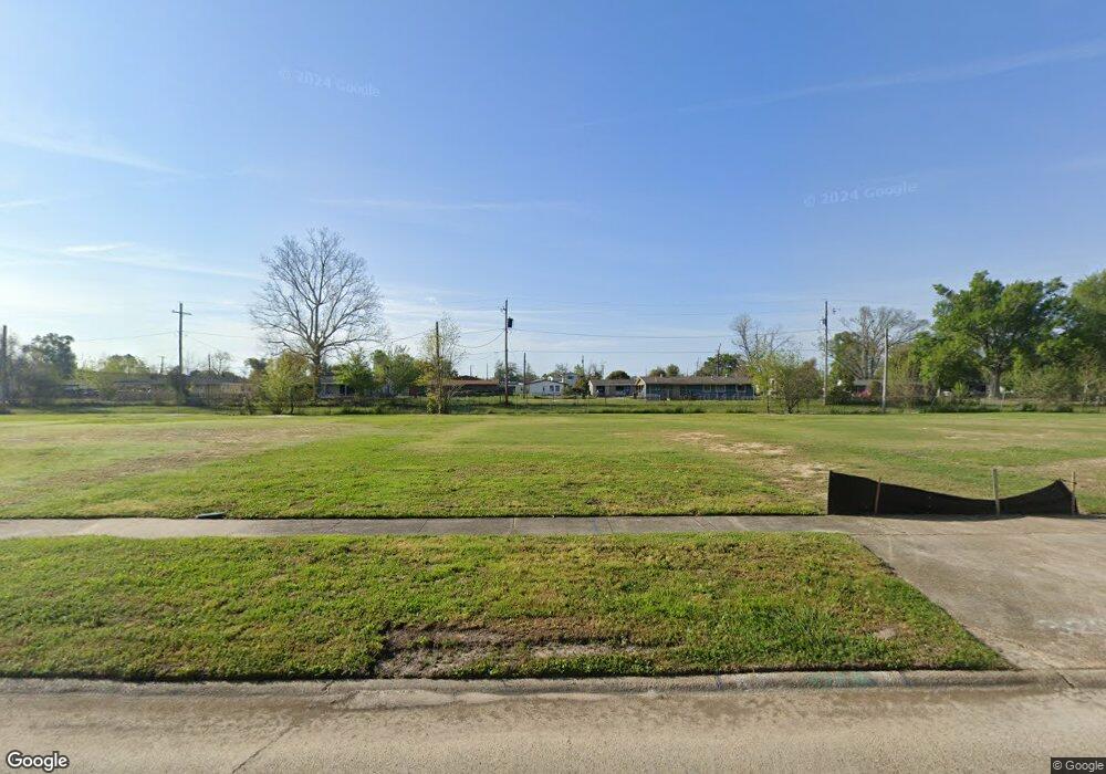 3208 S General Wainwright Dr, Lake Charles, LA 70615 - photo 1