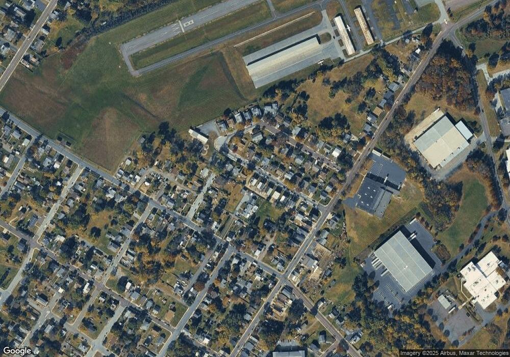 135 Anthony Wayne Dr, Pottstown, PA 19464 - photo 1