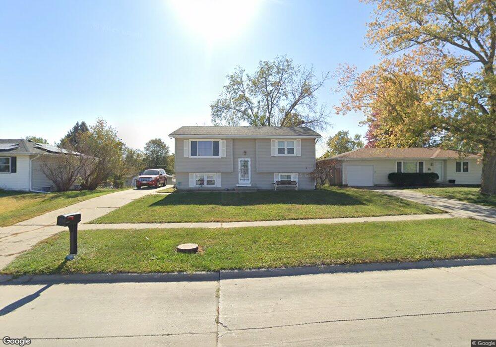 1227 S 5th Ave E, Newton, IA 50208 - photo 1