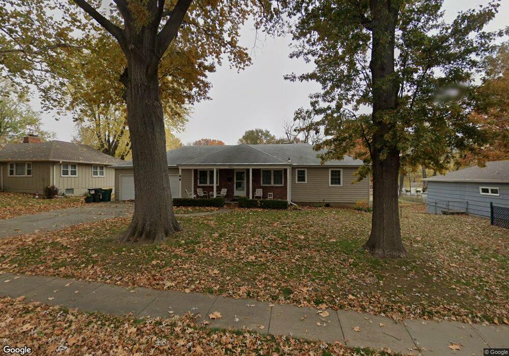 5243 Bond St, Shawnee, KS 66203 - photo 1