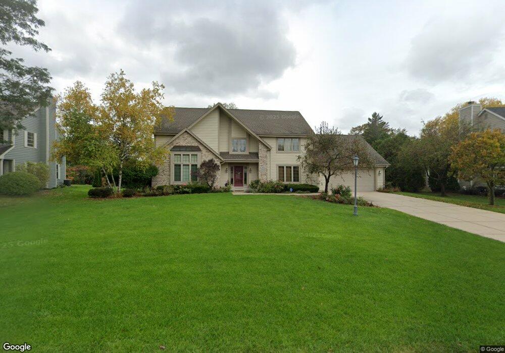 W151N10167 Windsong Cir W, Germantown, WI 53022 - photo 1