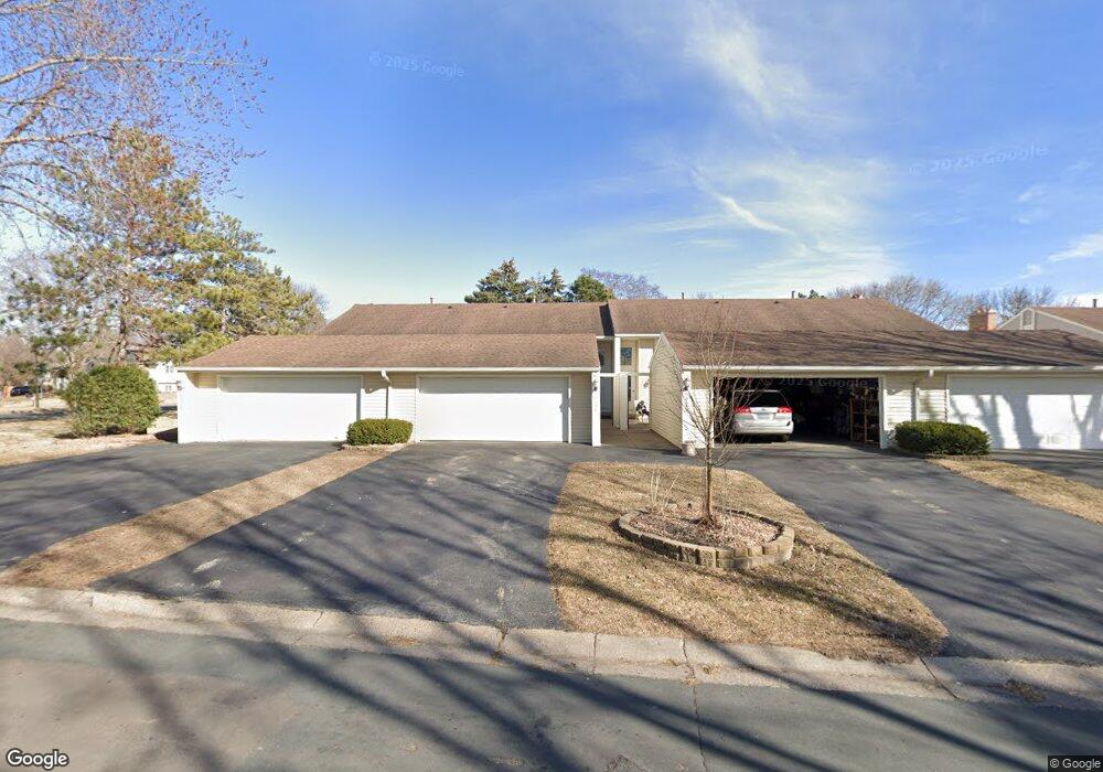 10496 Yorktown Ln N, Maple Grove, MN 55369 - photo 1