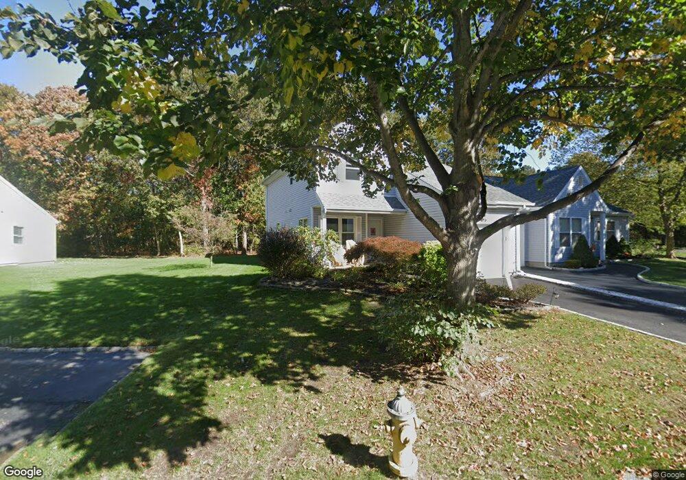 7 Lindsey Ct, Holtsville, NY 11742 - photo 1