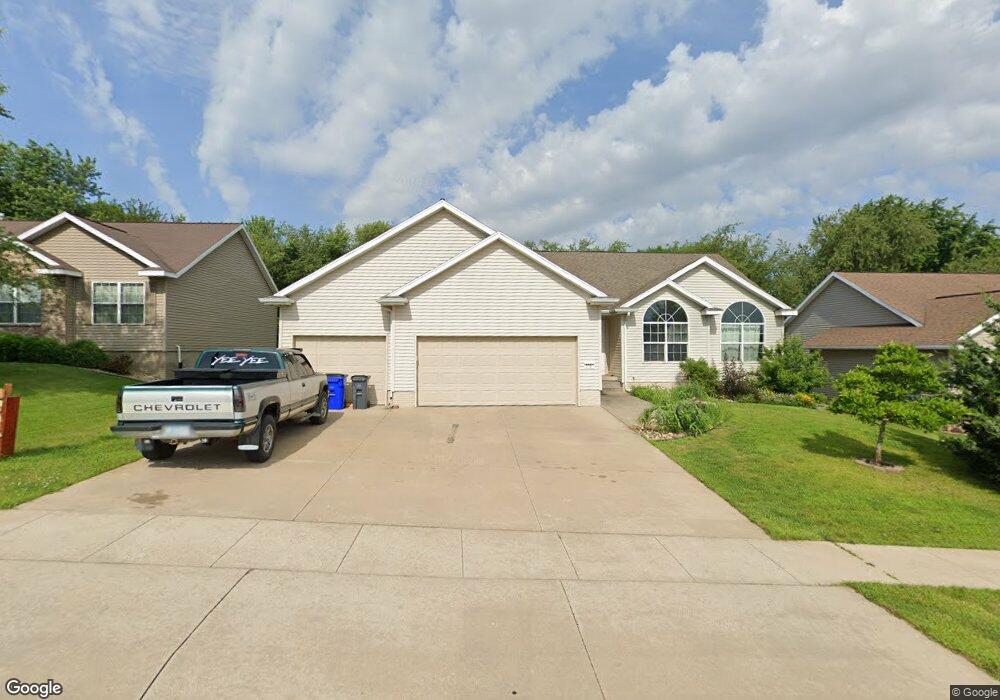 3006 27th St SW, Cedar Rapids, IA 52404 - photo 1