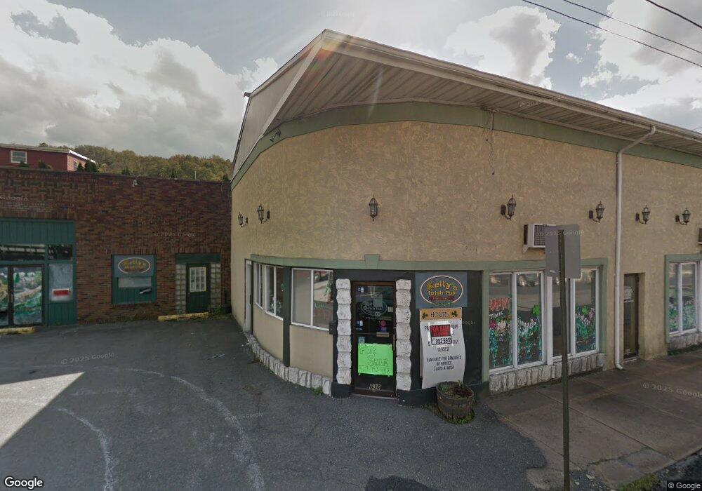 634 E Patterson St, Lansford, PA 18232 - photo 1