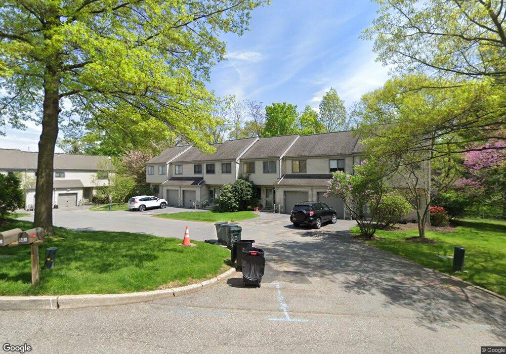 702 Hunters Run, Dobbs Ferry, NY 10522 - photo 1