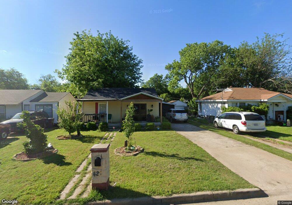 427 Turner St, Cleburne, TX 76033 - photo 1