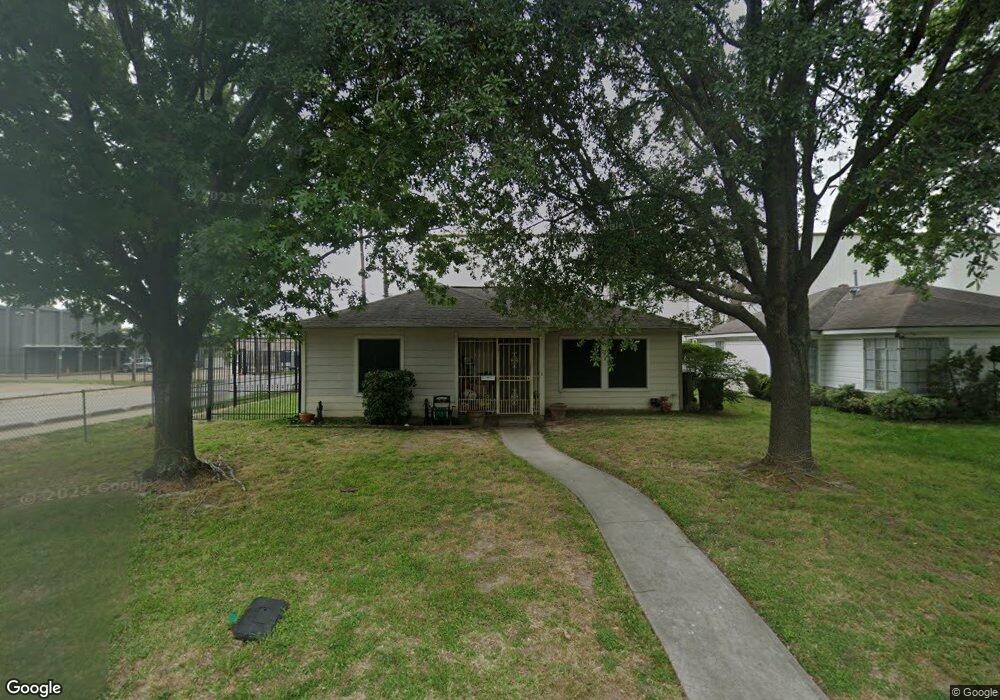 5303 Angelo St, Houston, TX 77009 - photo 1
