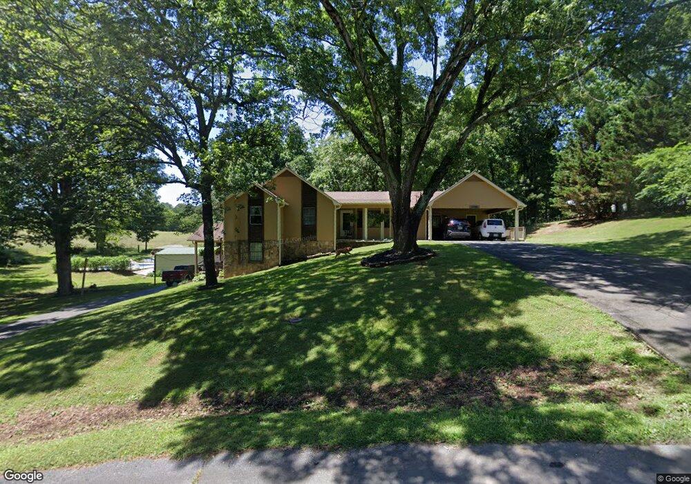 352 Owens Cir NE, Calhoun, GA 30701 - photo 1