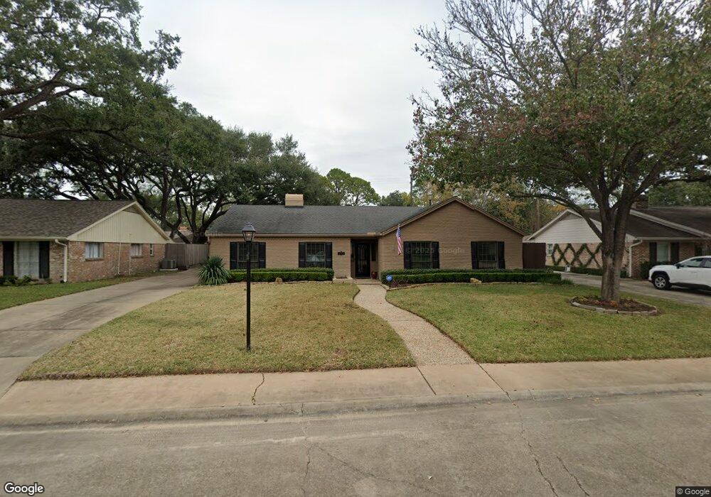10038 Chevy Chase Dr, Houston, TX 77042 - photo 1