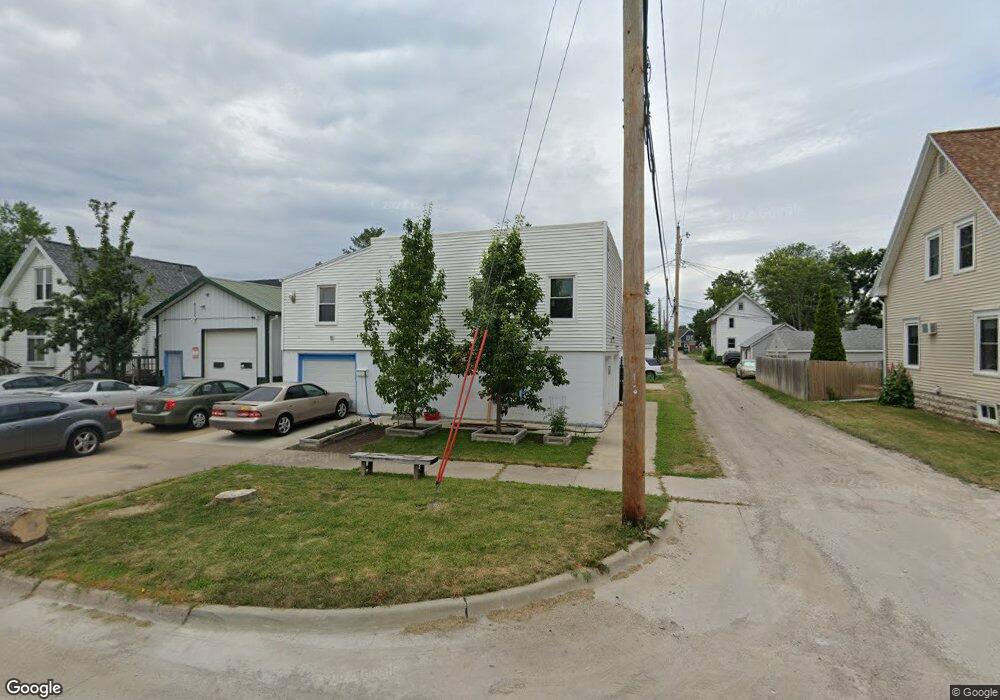 312 9th St NW, Cedar Rapids, IA 52405 - photo 1