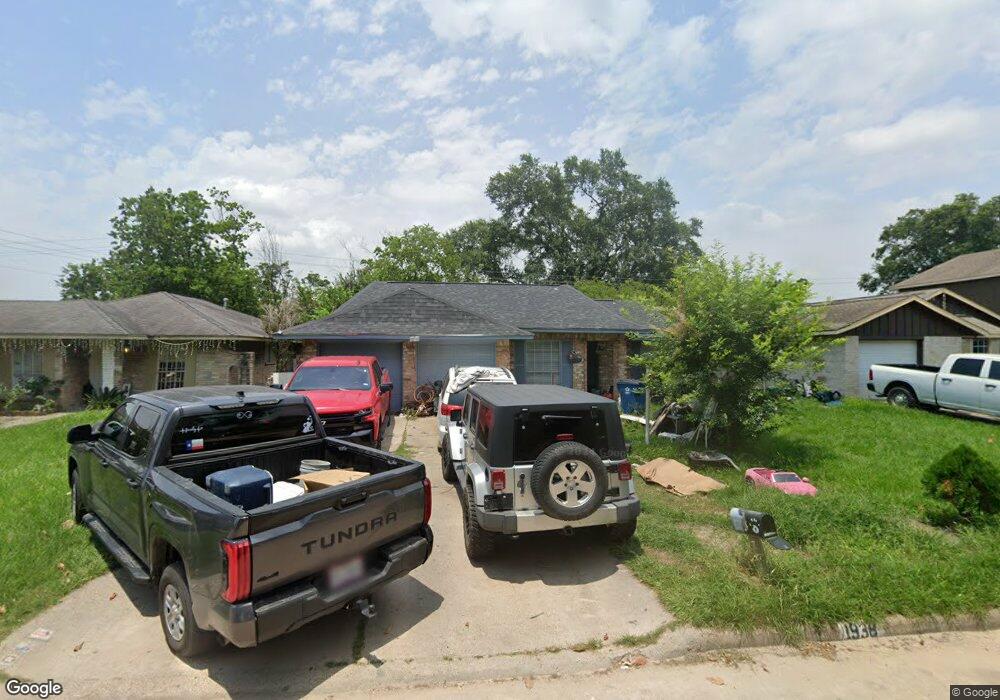 1938 Rainy River Dr, Houston, TX 77088 - photo 1