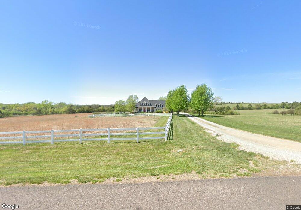 1233 SW Westside Dr, Topeka, KS 66615 - photo 1