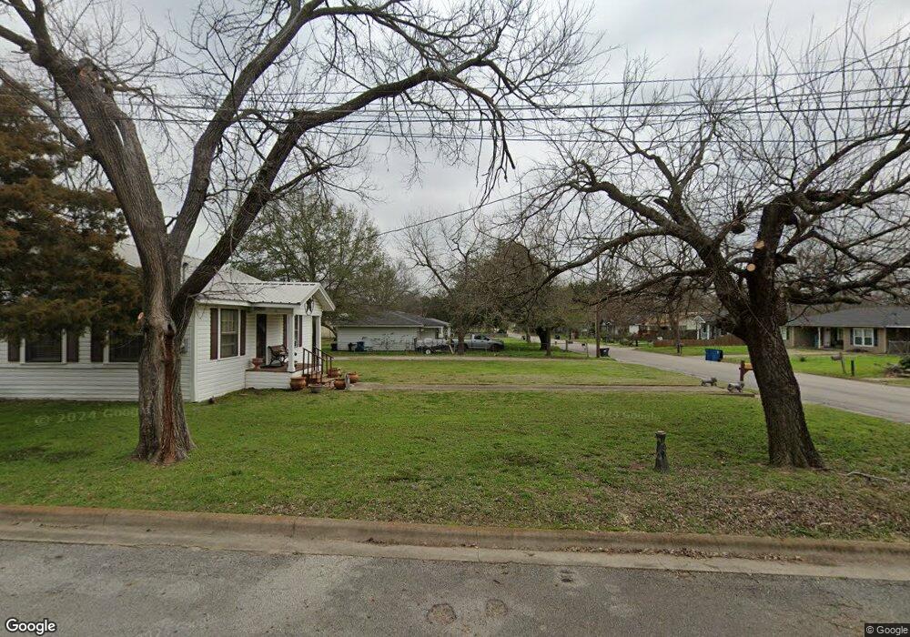 2514 W Maplewood Ave, Corsicana, TX 75110 - photo 1
