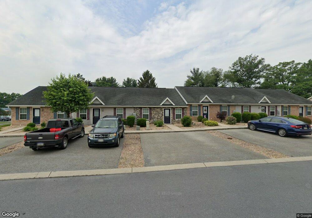 2707 Roosevelt Dr, Chambersburg, PA 17201 - photo 1