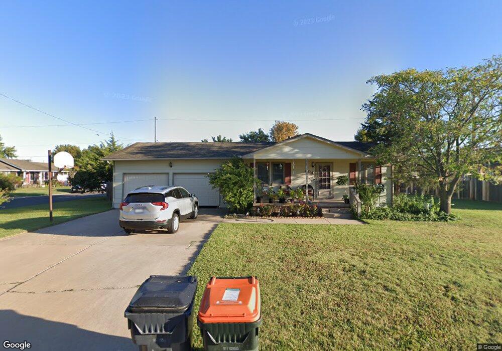 404 N Hickory Ln, Maize, KS 67101 - photo 1