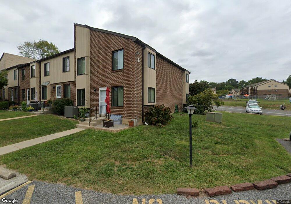 Altemus Farms unit F6, Brookhaven, PA 19015 - photo 1