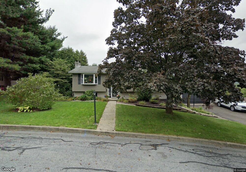 1597 Aspen Dr, Pen Argyl, PA 18072 - photo 1