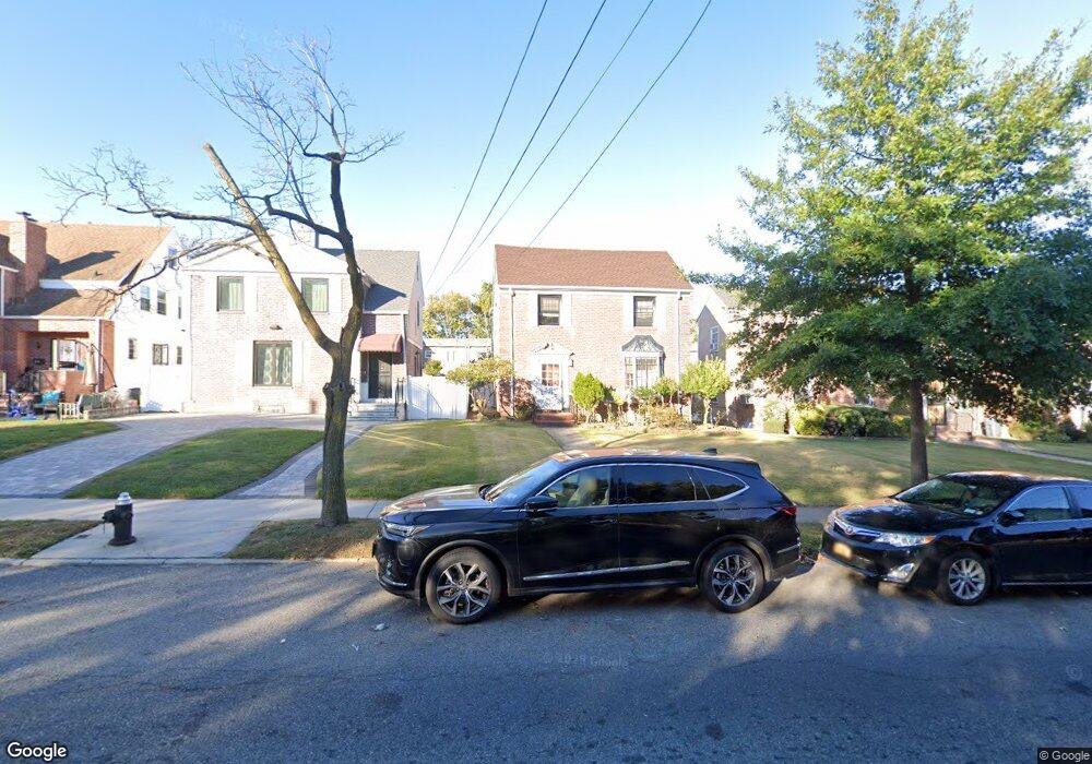 8268 168th St, Jamaica, NY 11432 - photo 1