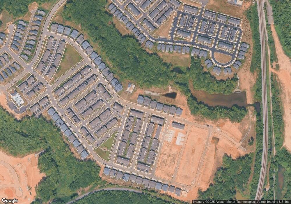 17931 Woods Overlook Dr, Dumfries, VA 22026 - photo 1