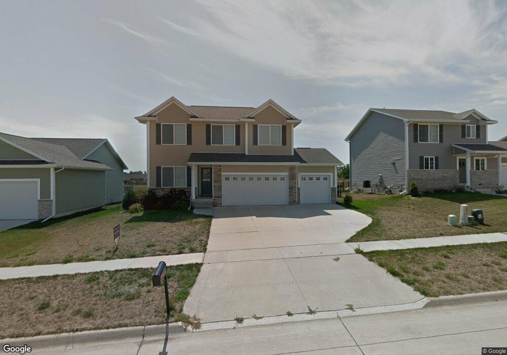 1302 Austin Way, Cedar Falls, IA 50613 - photo 1