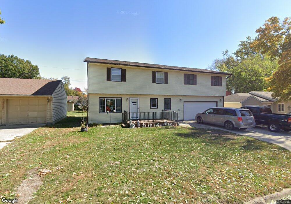 300 E 18th St N, Newton, IA 50208 - photo 1
