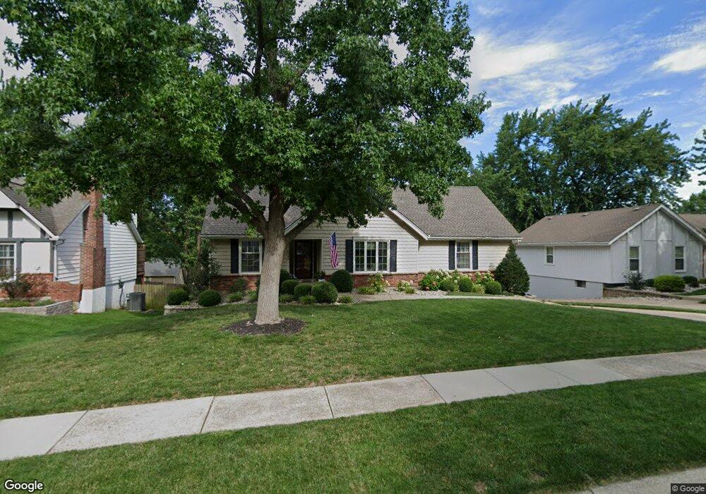 6922 Widmer Rd, Shawnee, KS 66216 - photo 1