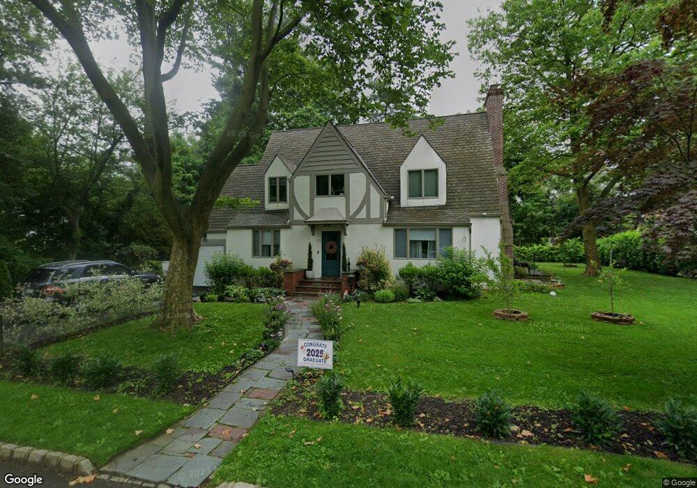 248 Schenck Ave, Great Neck, NY 11021 - photo 1