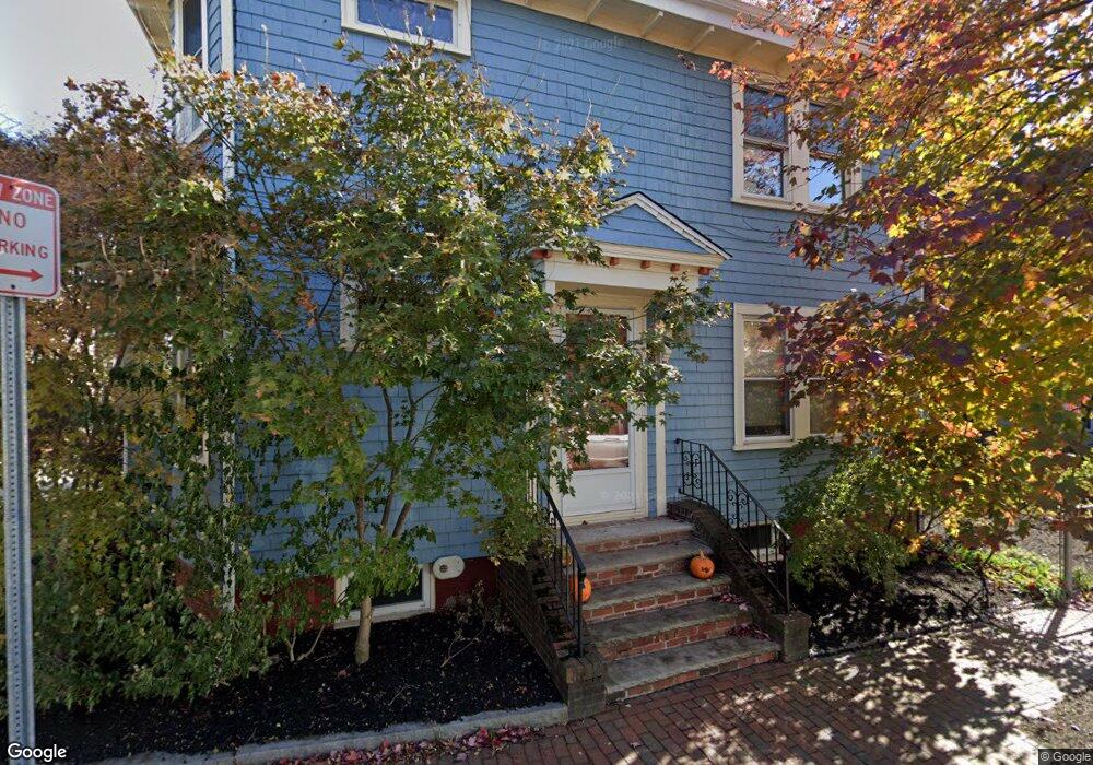18 Hollis St unit 2, Cambridge, MA 02140 - photo 1