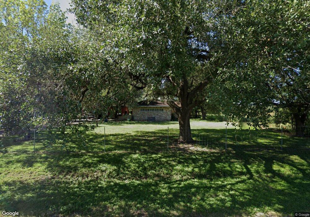 1803 N Avenue D, Beeville, TX 78102 - photo 1