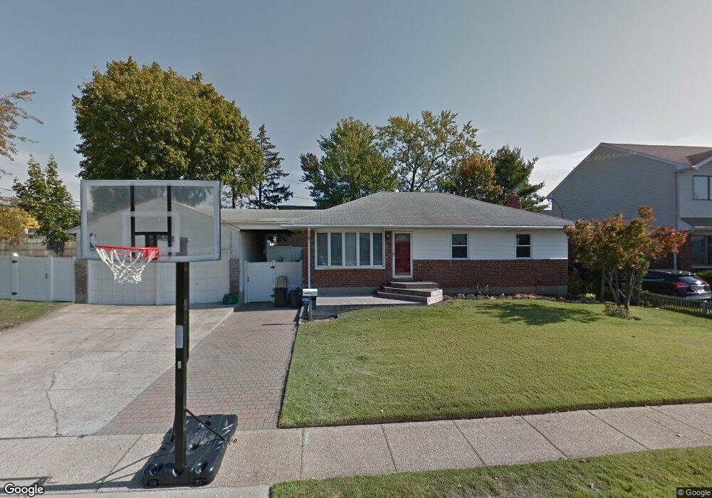 672 Dolores Ln, Bethpage, NY 11714 - photo 1