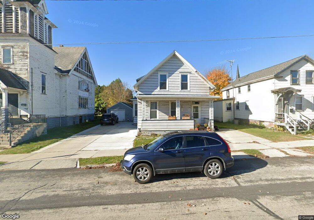 426 N 7th St, Manitowoc, WI 54220 - photo 1