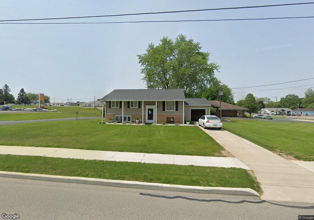 906 S Poplar St, Lagrange, IN 46761 - photo 1