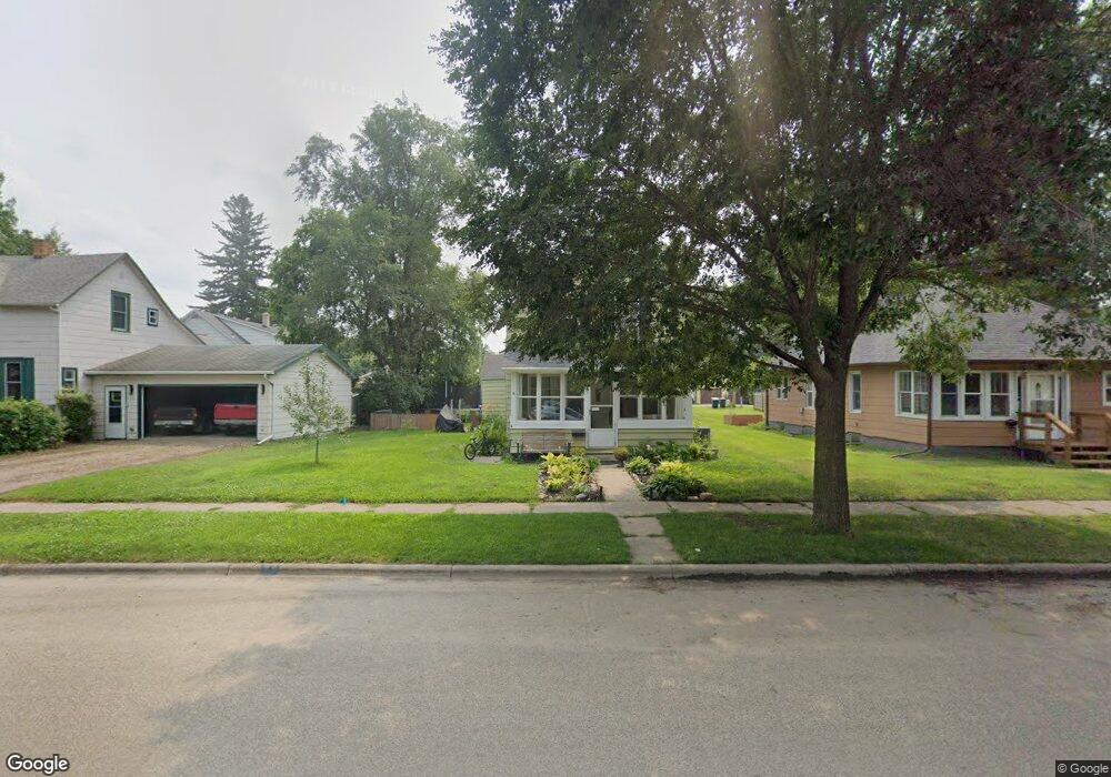 511 2nd St SW, Jamestown, ND 58401 - photo 1