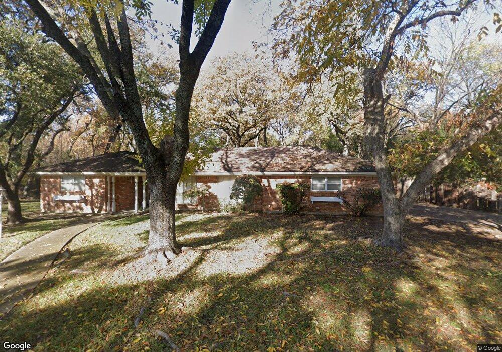 917 Circle Ln, Bedford, TX 76022 - photo 1