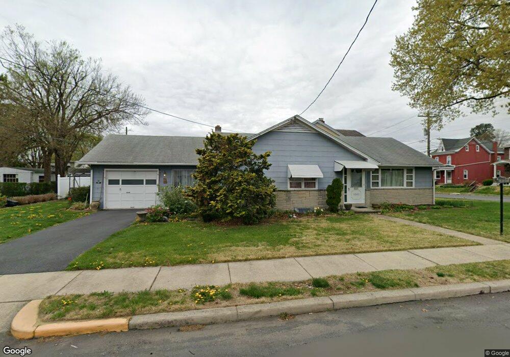 3332 Ridgeway St, Reading, PA 19605 - photo 1