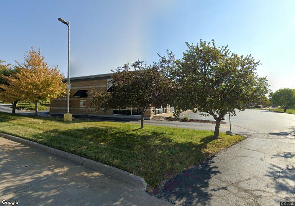 3502 W Kimberly Rd unit 3,4,5, Davenport, IA 52806 - photo 1