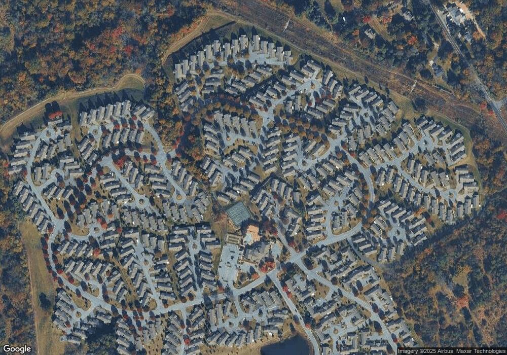 811 W Fox Hound Chase unit 439, Glen Mills, PA 19342 - photo 1